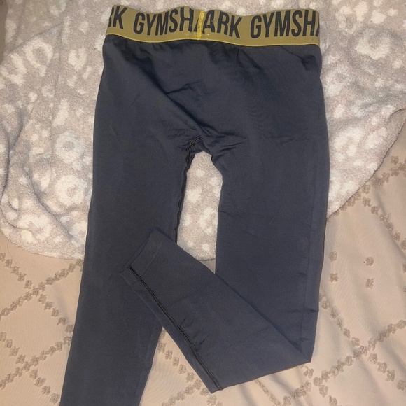 Small Gym shark leggings - Picture 1 of 3
